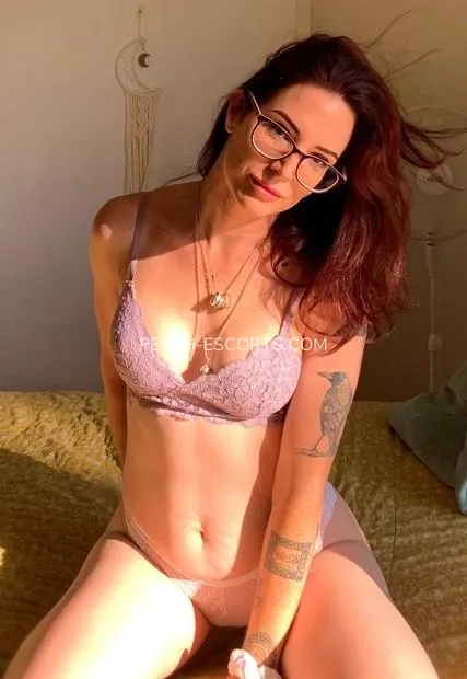 Perth escorts Flora — 2