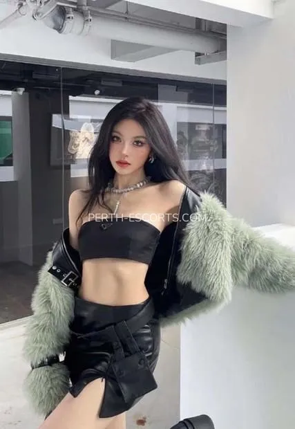 Perth escorts Evelyn — 2